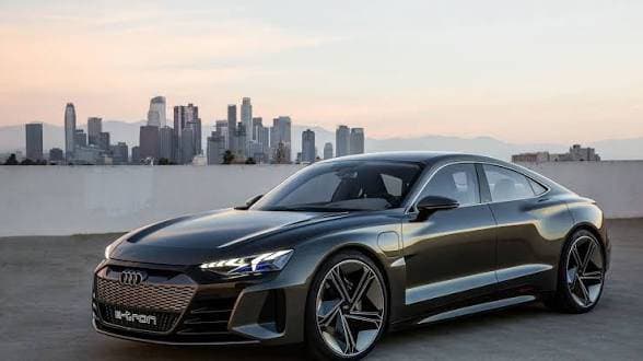 Audi S8 — Photo 7 of 9